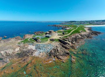 guernsey/fermain-bay/landmark/fort-hommet
