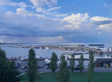 romania/constanta-area/landmark/the-touristic-port