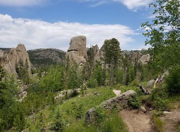 south-dakota/custer/landmark/sunday-gulch-trail