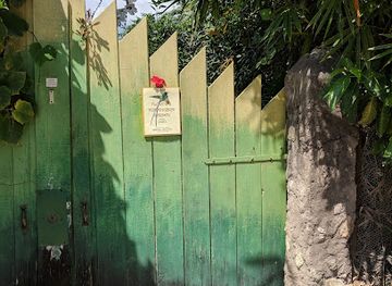 jamaica/negril-area/landmark/barney-s-flower-hummingbird-garden-jamaica