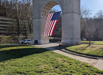 west-virginia/huntington/landmark/memorial-arch