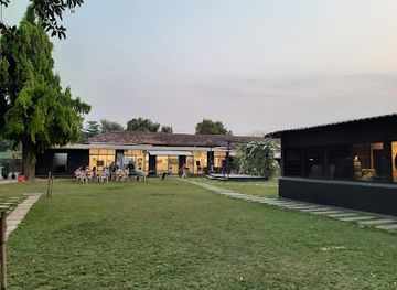 india/pune/koregaon-park/landmark/the-monalisa-kalagram