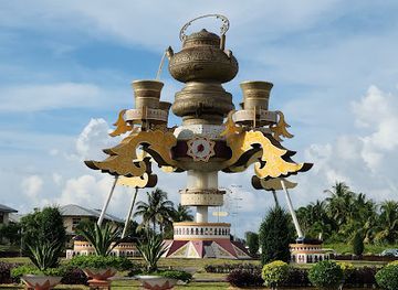 brunei/tutong-district/landmark/tea-pot-roundabout