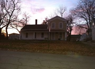 illinois/quad-cities/landmark/wyatt-earp-birthplace