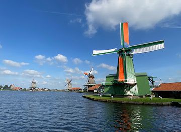 netherlands/zaanse-schans/landmark/houtzaagmolen-de-gekroonde-poelenburg