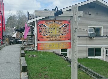 vermont/stowe/landmark/world-famous-monkey-house-customs