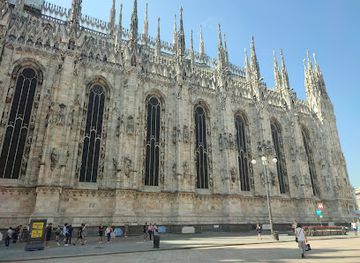 italy/milan/duomo/landmark/terrazza-del-duomo
