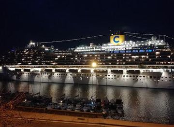 italy/genoa/landmark/piazza-leon-pancaldo