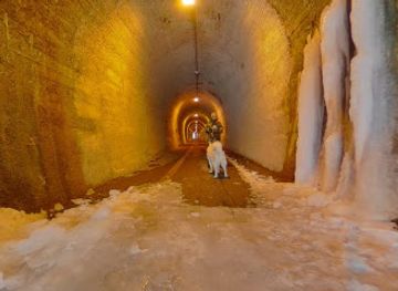 san-marino/serravalle/landmark/borgo-gallery-mountain-exit