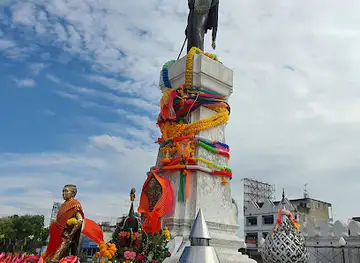 Thao Suranari (Ya Mo) Monument