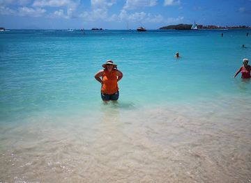 sint-maarten/cupecoy-beach/landmark/cyrus-wathey-square