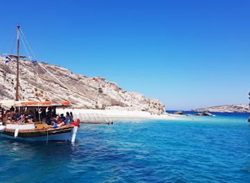 greece/north-aegean/landmark/makry-aspronisi-leipson