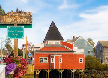 maine/kennebunkport/landmark/mathew-j-lanigan-bridge