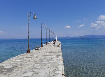 greece/chalkidiki/landmark/pefkochori-lighthouse