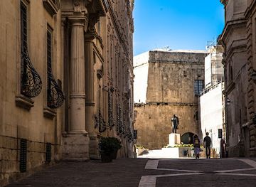 malta/birgu/landmark/paul-boffa-monument