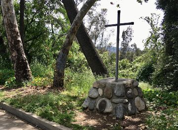 california/pasadena/landmark/cathedral-oak-monument