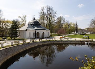 poland/holy-cross-mountains/landmark/palac-w-kurozwekach