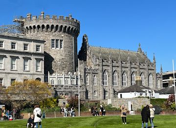 ireland/dublin/dublin-castle/landmark/dubh-linn-garden