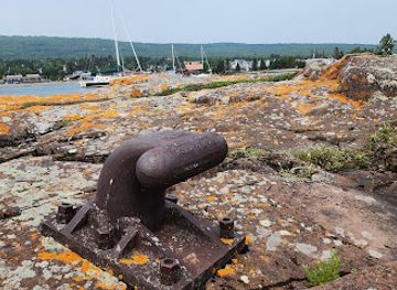 minnesota/grand-marais/landmark/dock-of-the-america