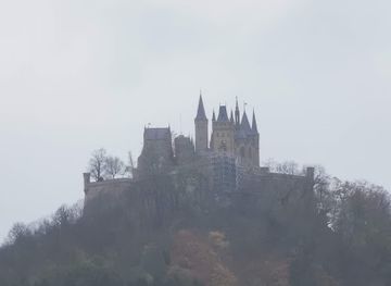 germany/hohenzollern-castle/landmark/marien-brunnen