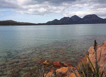 australia/freycinet-national-park/landmark/muirs-beach