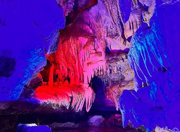 tennessee/rock-city/landmark/subterranean-waterfall