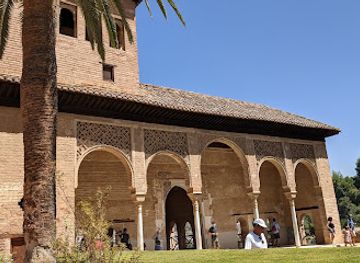 spain/granada/landmark/torre-de-las-damas