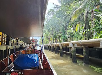 thailand/cardamom-mountains/landmark/damnoen-saduak-floating-market