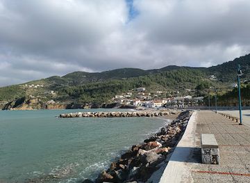 greece/thessaly/landmark/asclepieion-of-ancient-peparethos