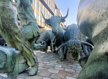 spain/navarre/landmark/encierro-entzierroa-monument