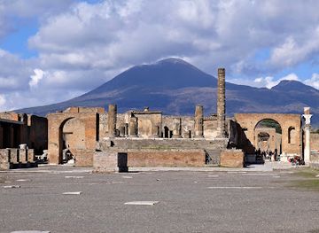 italy/pompeii/villa-of-the-mysteries/landmark/foro-di-pompei