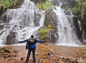 burundi/munyika/landmark/chutes-de-la-karera-falls