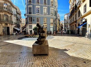 spain/malaga/landmark/chiromantic-bird-sculpture
