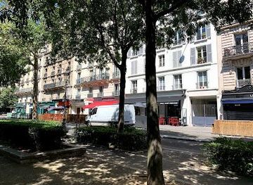 france/versailles/landmark/bd-de-clichy