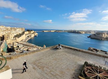 malta/harbour-area/landmark/colour-my-travel-malta-walking-tours