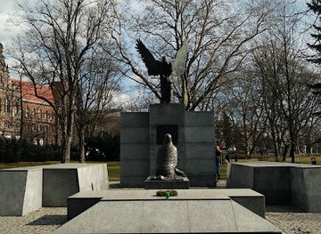 poland/wroclaw/srodmiescie/landmark/the-lower-silesian-family-of-katyn