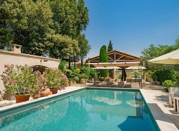 france/luberon/landmark/domaine-les-roullets