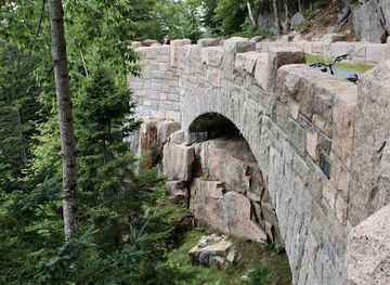 maine/acadia-national-park/landmark/cliffside-bridge