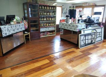 wyoming/gillette/landmark/hole-in-the-wall-coffee