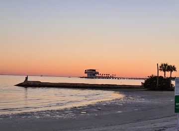 florida/st-petersburg-beach/landmark/vinoy-park