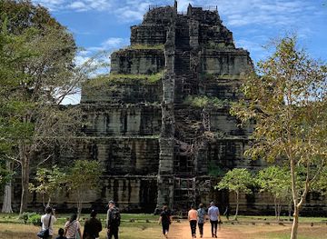 cambodia/preah-vihear/landmark/prasat-pram-koh-ker