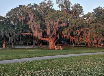 louisiana/northshore/landmark/northshore-lakefront