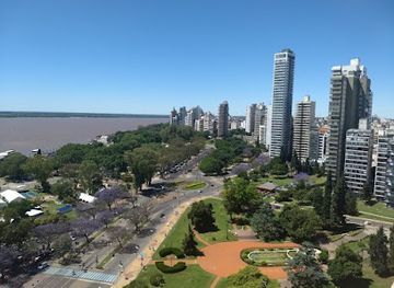 argentina/rosario/landmark/plaza-barranca-de-las-ceibas