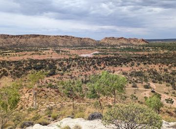 australia/alice-springs/landmark/clay-pans