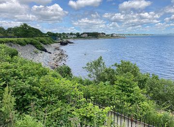 rhode-island/trustom-pond-national-wildlife-refuge/landmark/rough-point