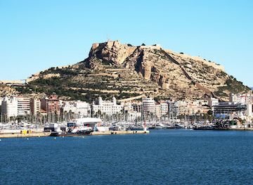 spain/alicante/puerto-de-alicante/landmark/port-d-alacant