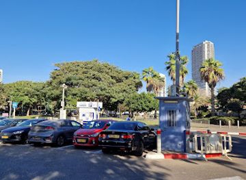 israel/tel-aviv/neve-tzedek/landmark/hanion-hatkhanah