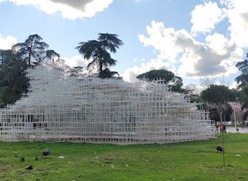 albania/toskeria/landmark/the-cloud