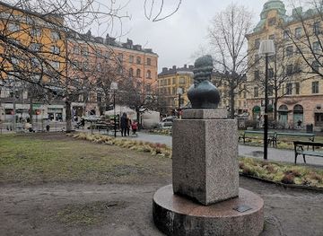 sweden/stockholm/sodermalm/landmark/statue-swedenborg