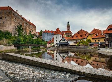 czechia/cesky-krumlov/landmark/lavka-pod-zamkem